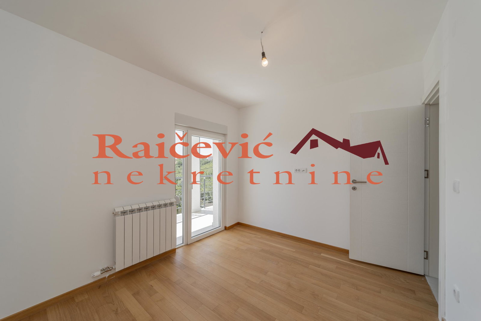 150959 Trosoban stan na prodaju, Kaluđerica, Beograd, 82m², 140.300 €