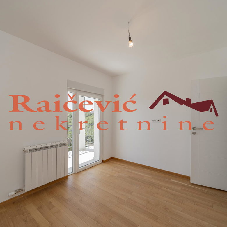 Trosoban stan na prodaju, Kaluđerica, Beograd, 82m², 140.300 €