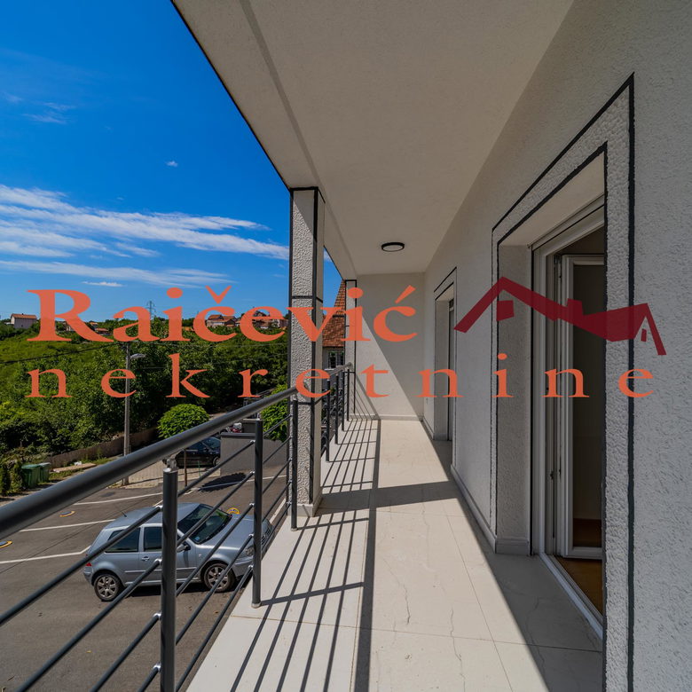 Trosoban stan na prodaju, Kaluđerica, Beograd, 82m², 140.300 €