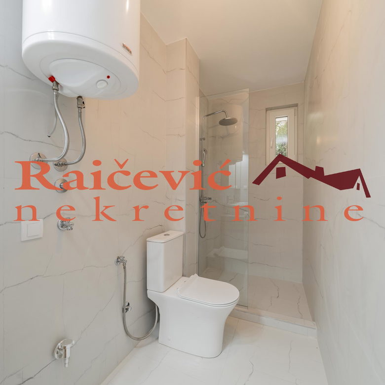 Trosoban stan na prodaju, Kaluđerica, Beograd, 82m², 140.300 €