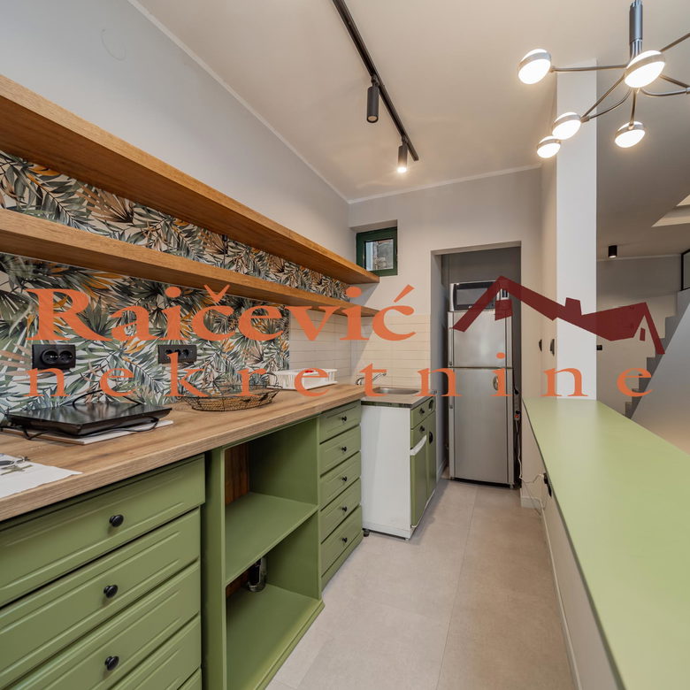 Lokal Izdavanje Beograd  152 m2