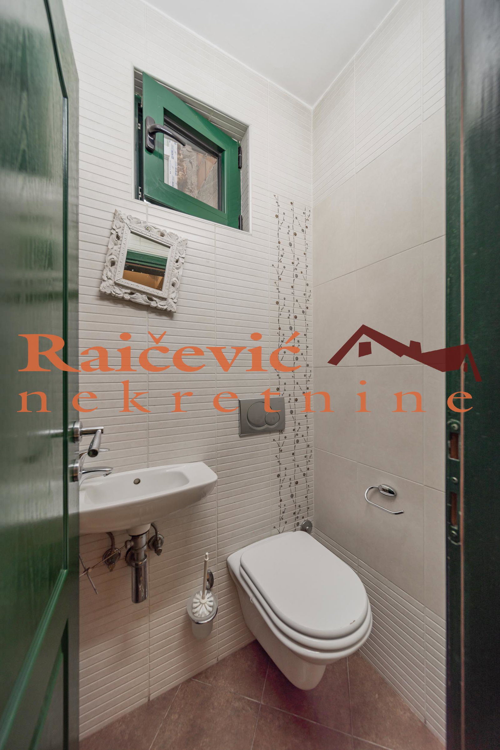 151033 Lokal Izdavanje Beograd 152 m2