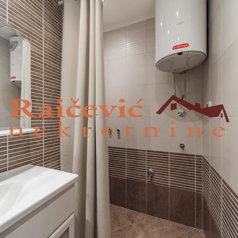 Lokal za izdavanje, Voždovac, Beograd, 152m², 2.400 €/mes