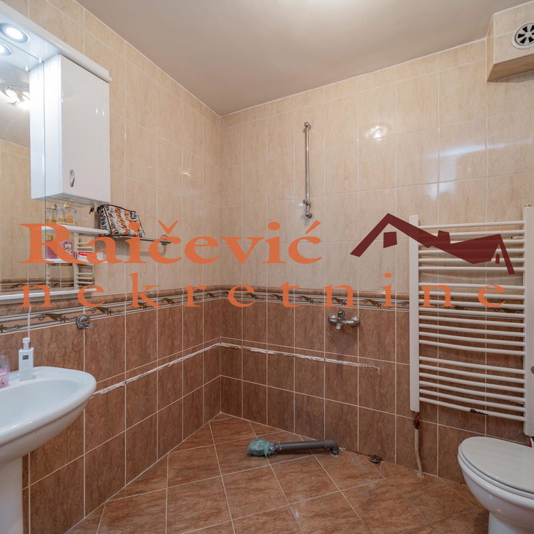 Trosoban stan na prodaju, Medaković 3, Beograd, 127m², 329.900 €