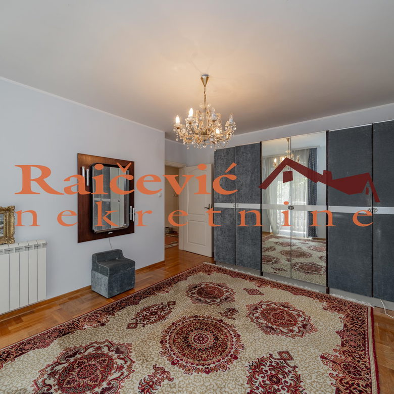 Trosoban stan na prodaju, Medaković 3, Beograd, 127m², 329.900 €