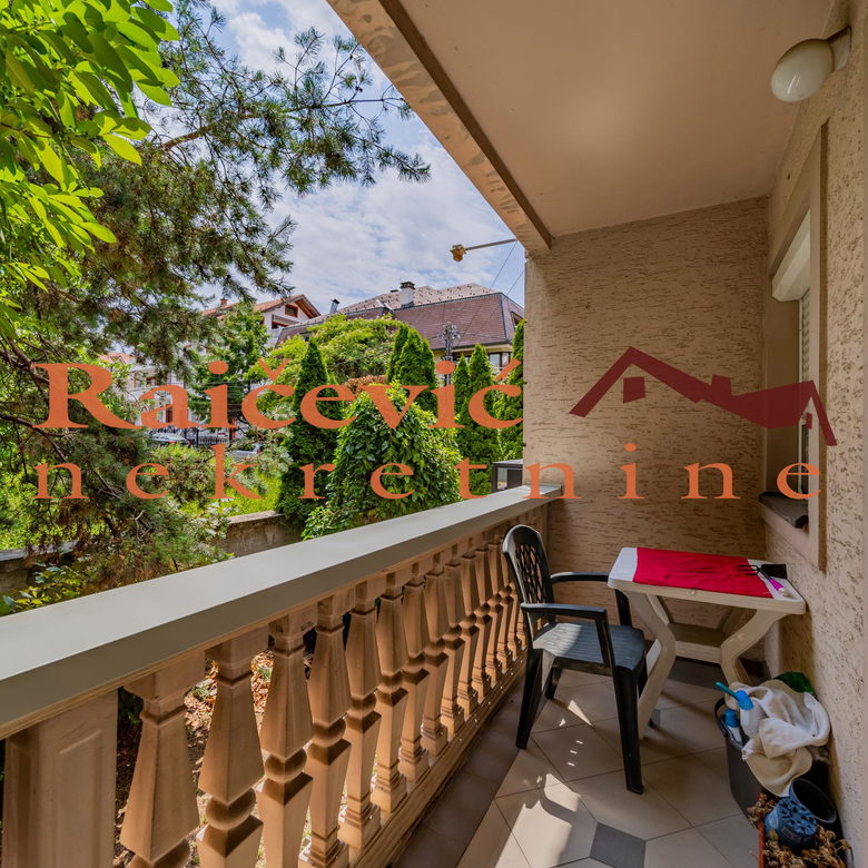 Trosoban stan na prodaju, Medaković 3, Beograd, 127m², 329.900 €