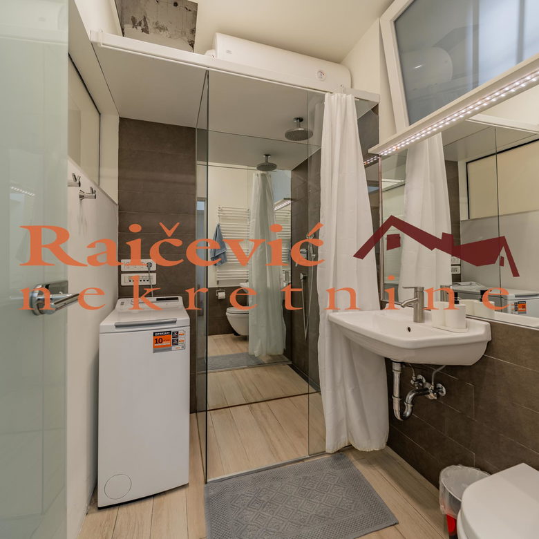Četvorosoban stan na prodaju, Centar, Beograd, 82m², 440.000 €