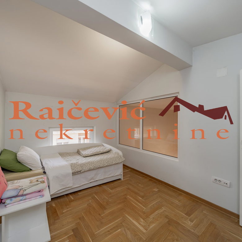 Trosoban stan na prodaju, Gornji Grad, Beograd, 84m², 295.000 €