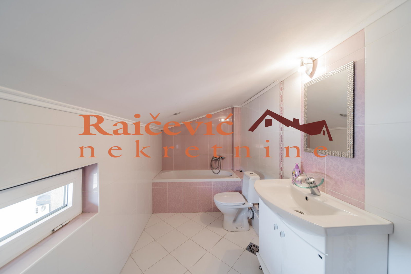 151401 Trosoban stan na prodaju, Gornji Grad, Beograd, 84m², 295.000 €