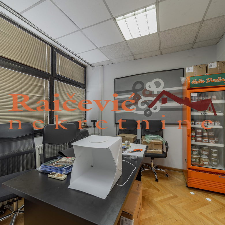 Lokal za izdavanje, Banovo Brdo, Beograd, 315m², 2.950 €/mes