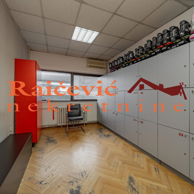 Lokal za izdavanje, Banovo Brdo, Beograd, 273m², 2.300 €/mes