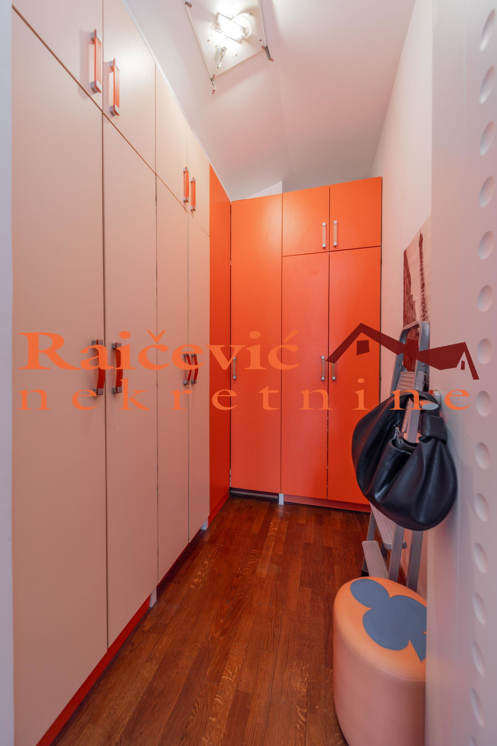 151650 Četvorosoban stan na prodaju, Dedinje, Beograd, 142m², 380.000 €