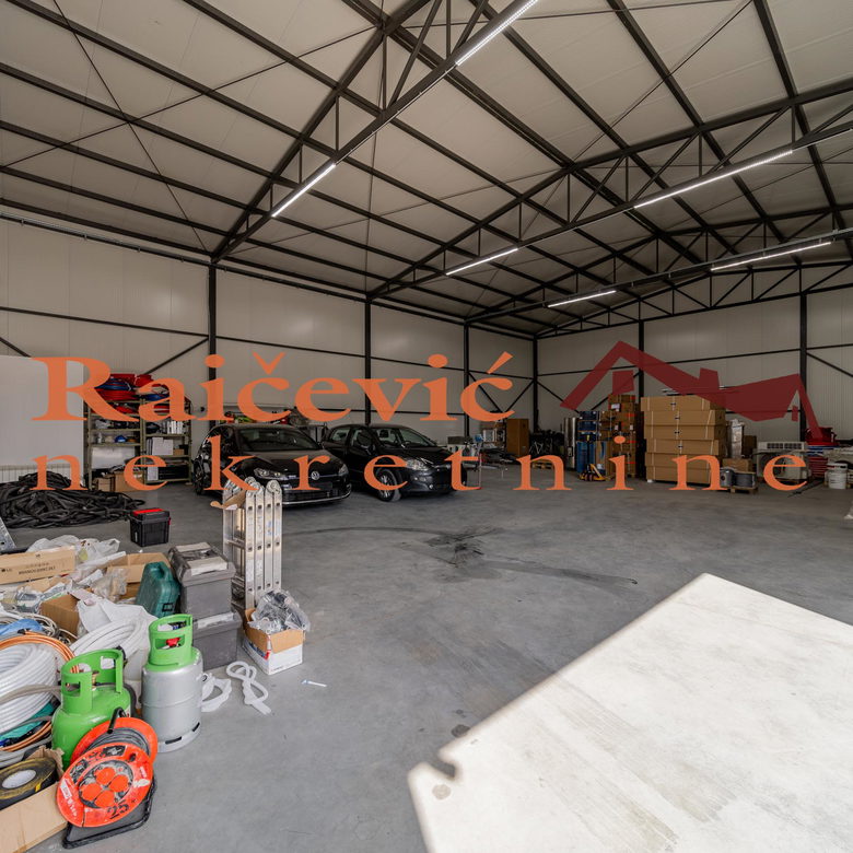 Lokal Izdavanje Beograd Borča 310 m2