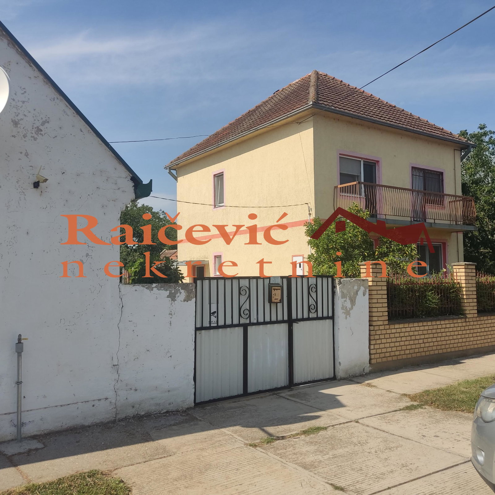 Kuća Prodaja   240 m2