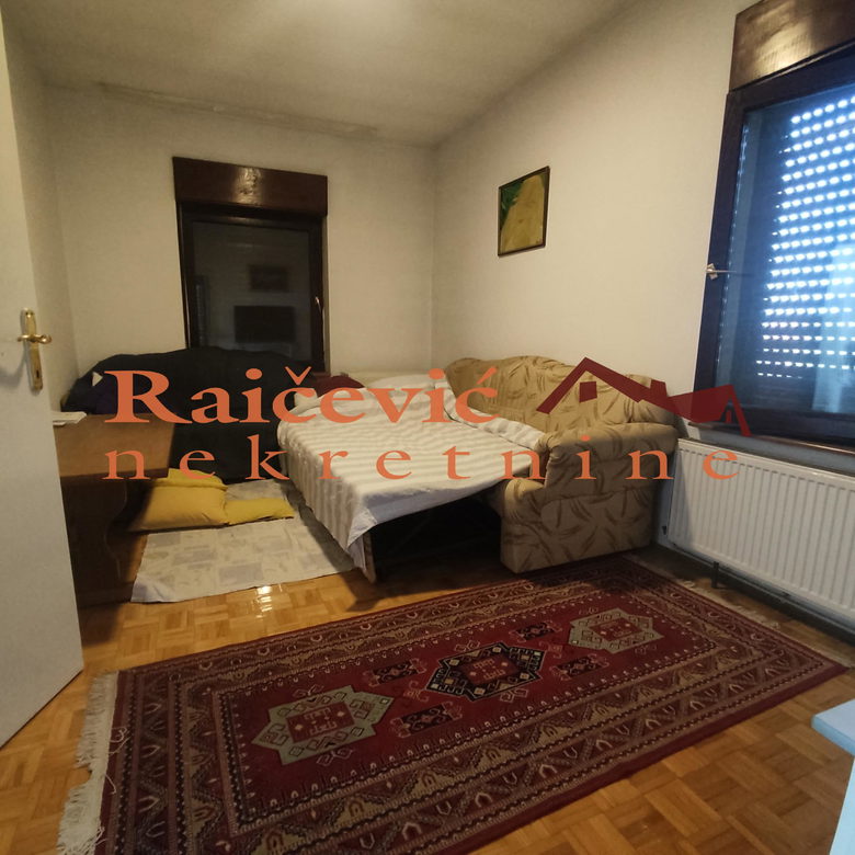 Kuća Prodaja   240 m2