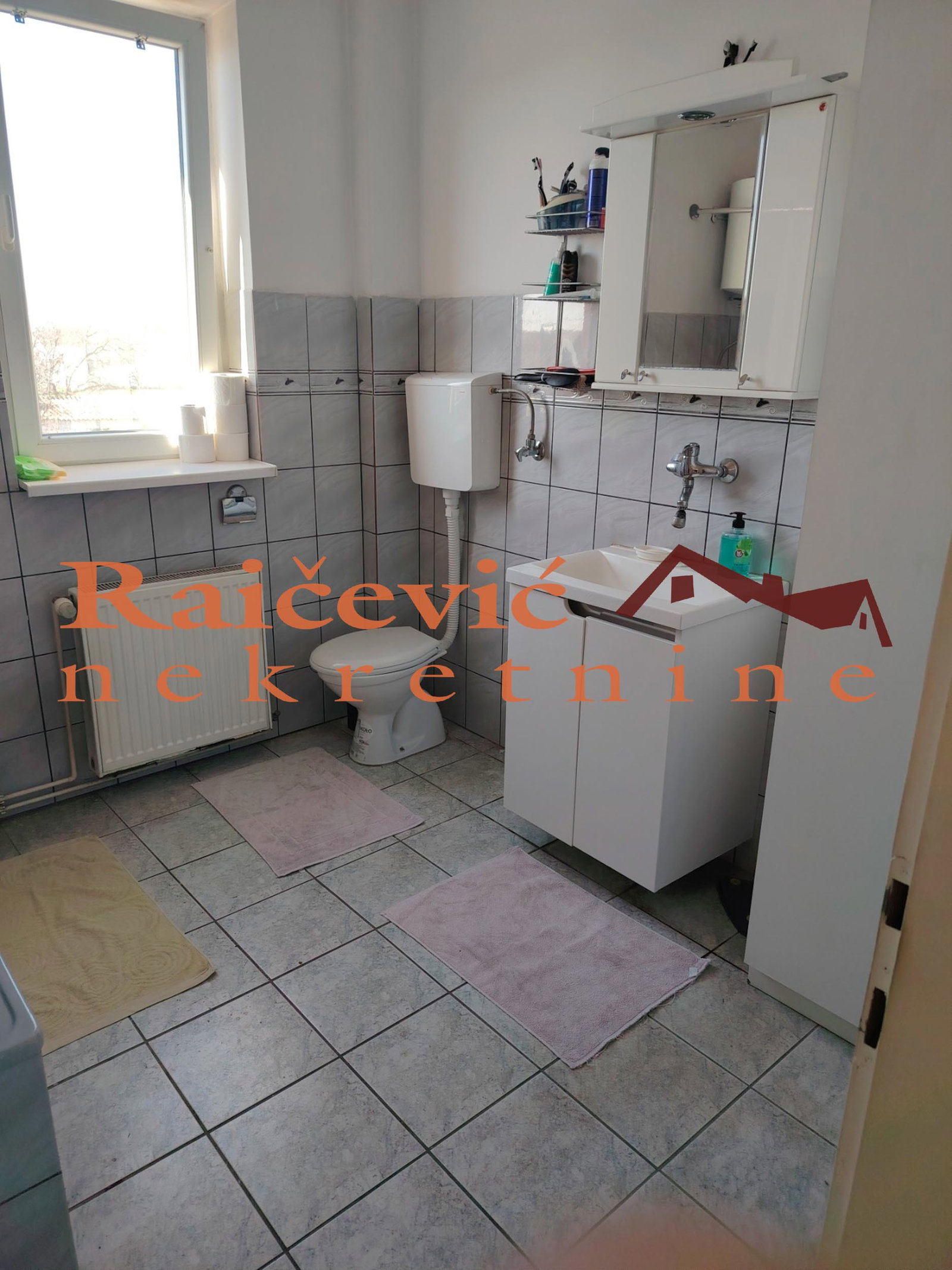 Kuća Prodaja   240 m2