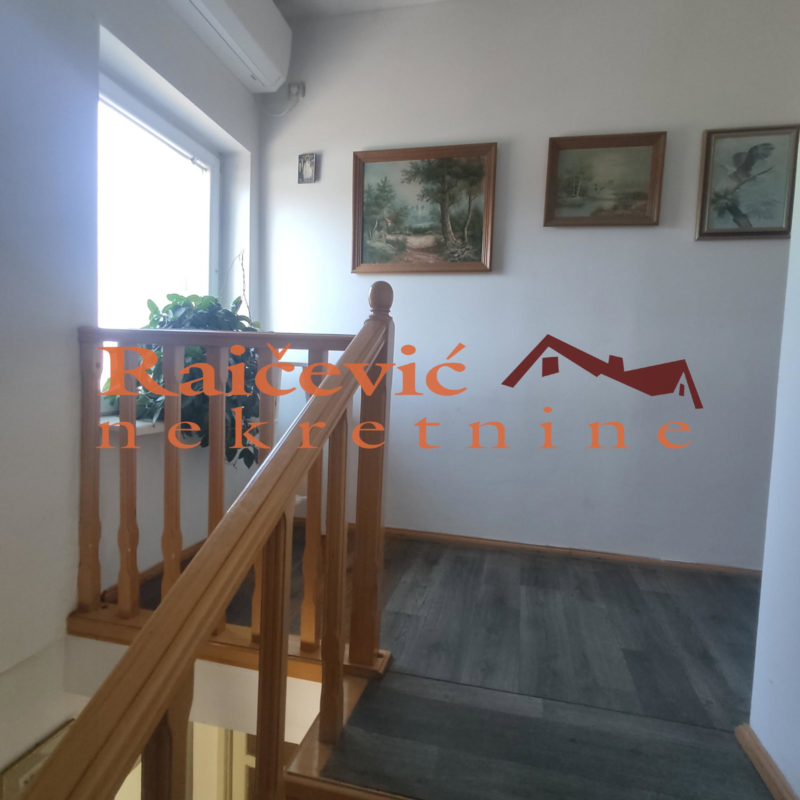 Kuća Prodaja   240 m2