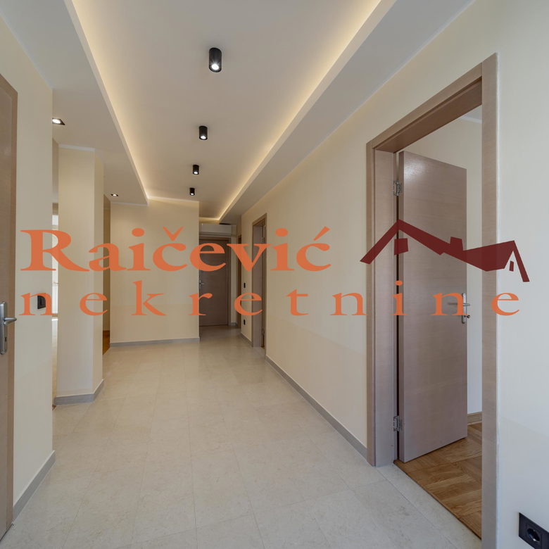 Petosoban stan na prodaju, Voždovac, Beograd, 123m², 381.300 €