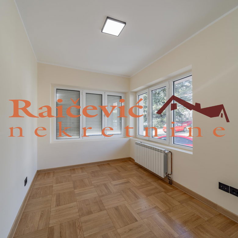 Petosoban stan na prodaju, Voždovac, Beograd, 123m², 381.300 €
