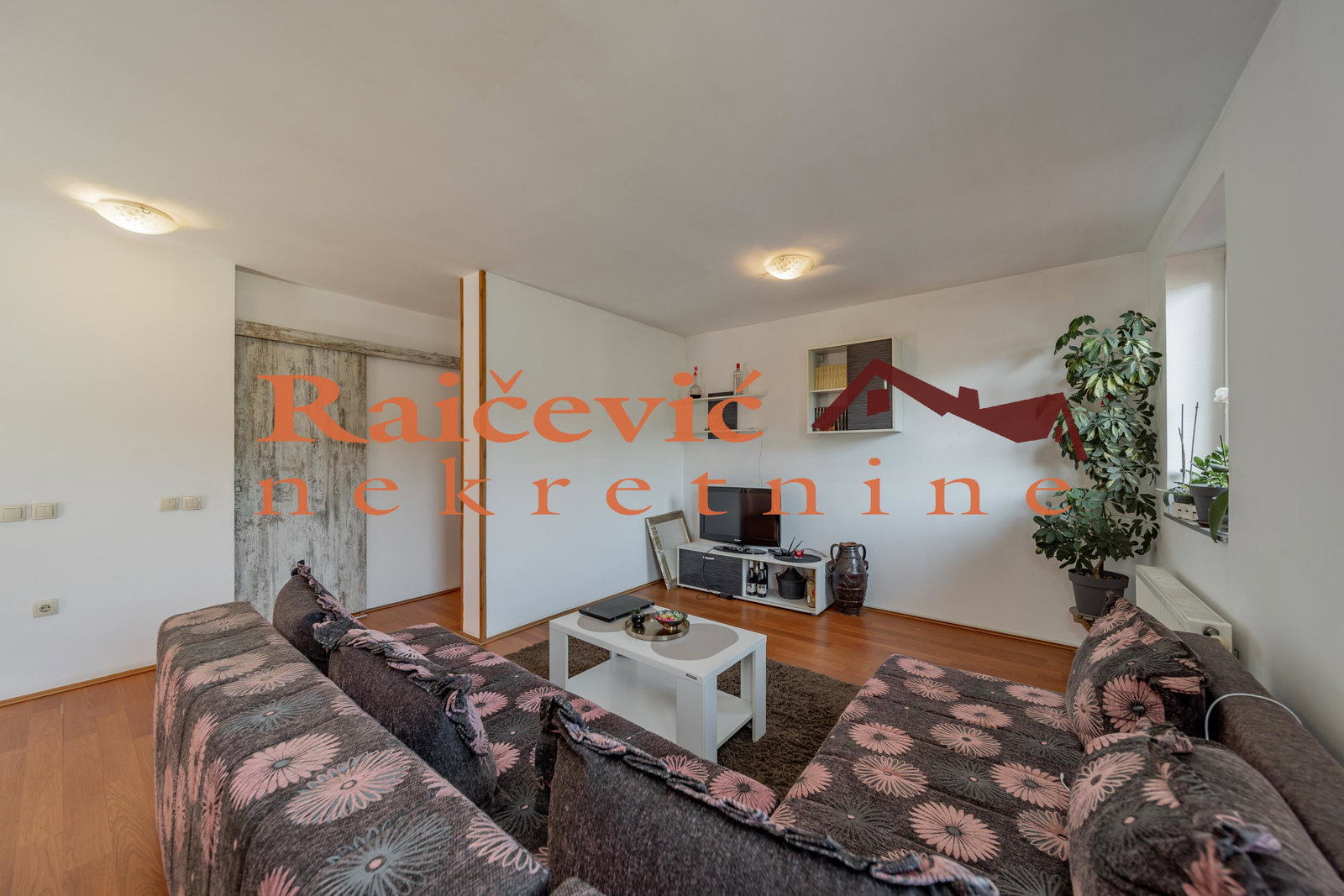 Kuća Prodaja Beograd Kuća Prodaja Beograd Resnik 260 m2