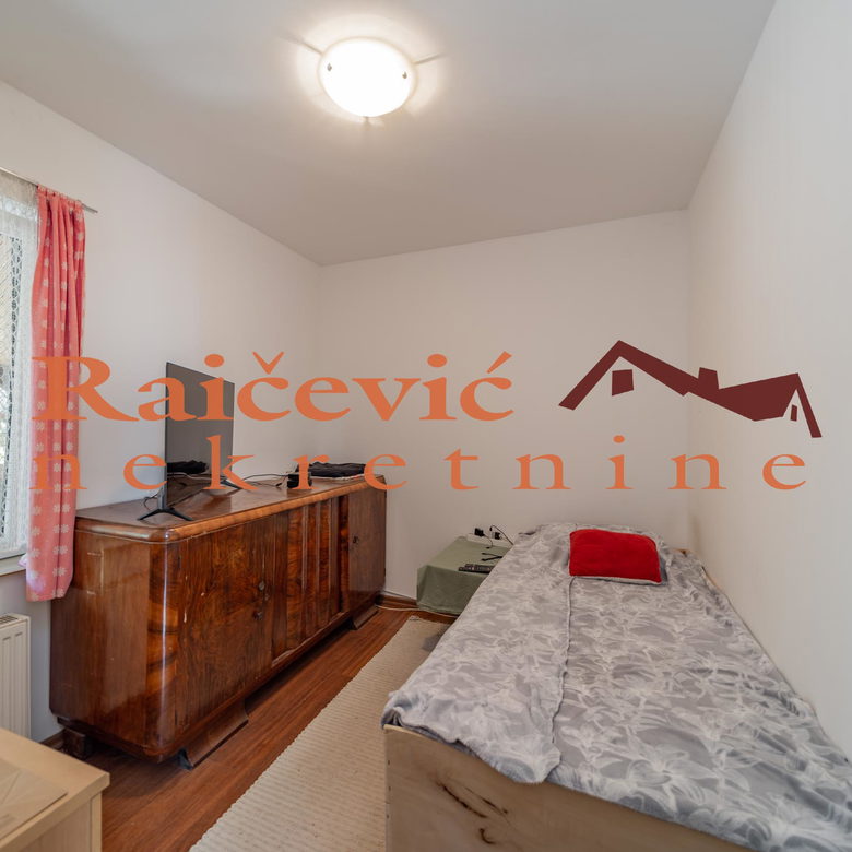 Kuća na prodaju, Resnik, Beograd, 260m², 191.000 €
