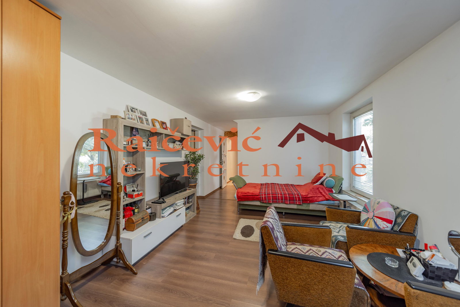 151867 Kuća na prodaju, Resnik, Beograd, 260m², 191.000 €