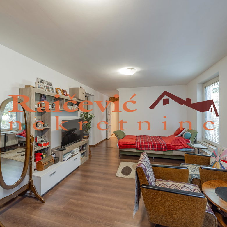 Kuća na prodaju, Resnik, Beograd, 260m², 191.000 €