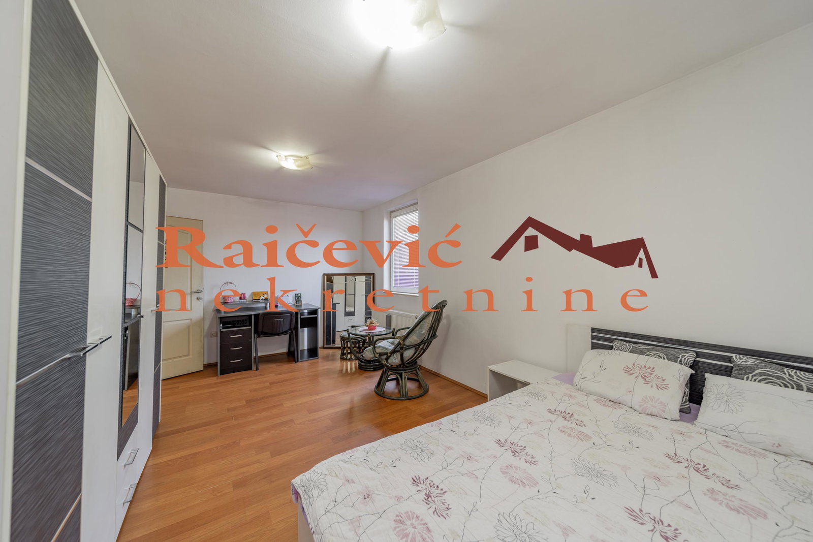 151869 Kuća na prodaju, Resnik, Beograd, 260m², 191.000 €