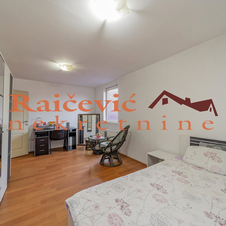 Kuća na prodaju, Resnik, Beograd, 260m², 191.000 €