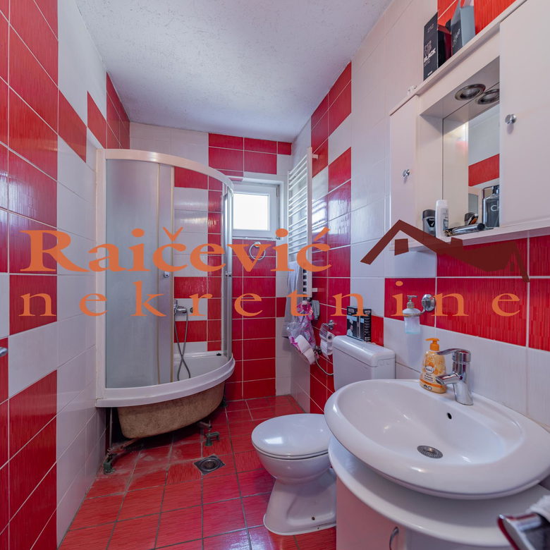 Kuća na prodaju, Resnik, Beograd, 260m², 191.000 €