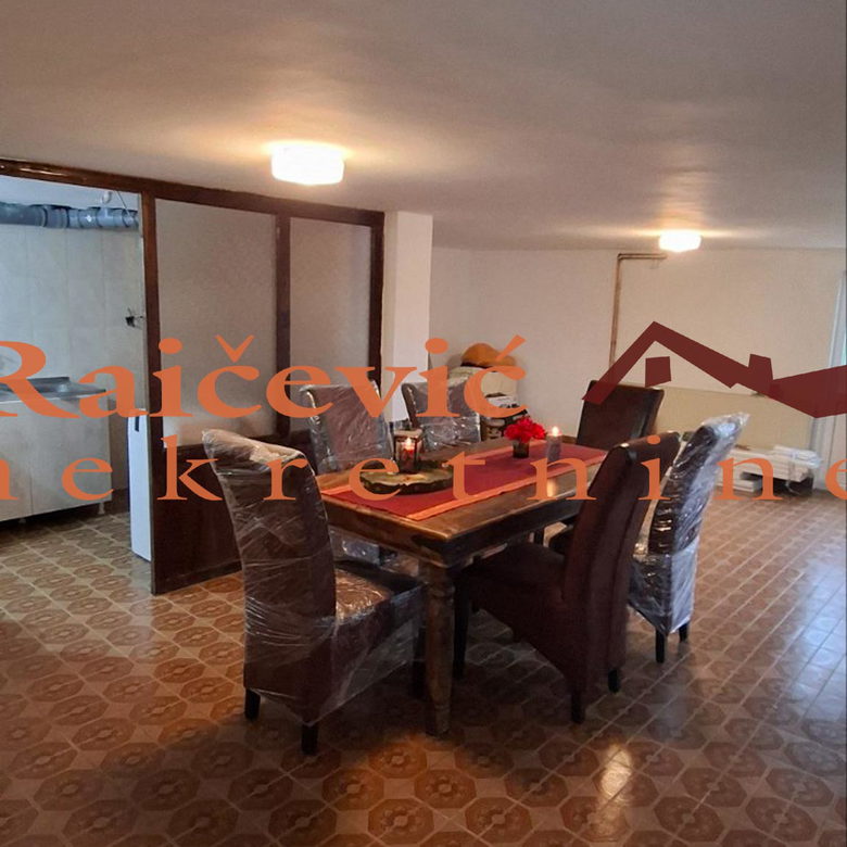 Kuća na prodaju, Ducalovici, 140m², 95.000 €