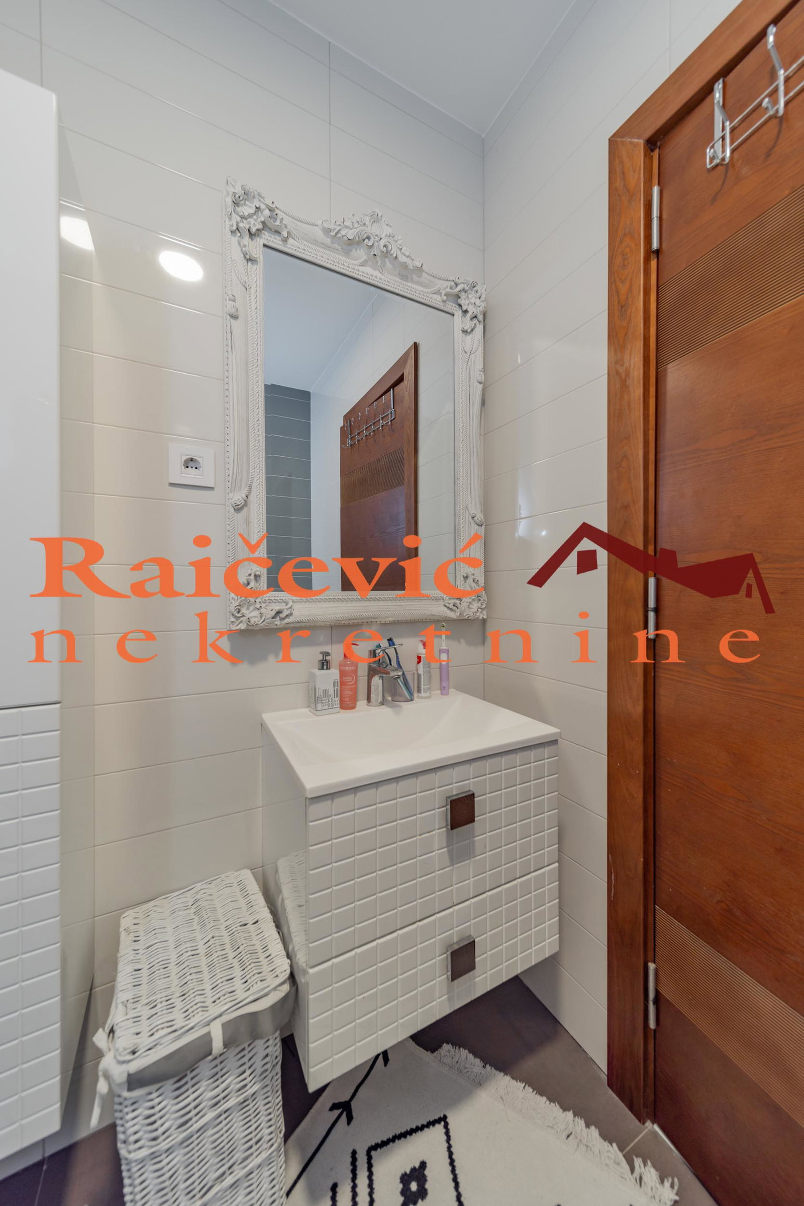152040 Četvorosoban stan na prodaju, Crveni Krst, Beograd, 87m², 389.000 €