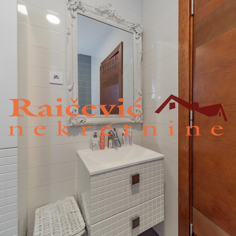 Četvorosoban stan na prodaju, Crveni Krst, Beograd, 87m², 389.000 €