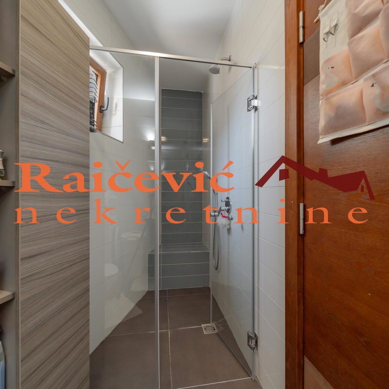 Četvorosoban stan na prodaju, Crveni Krst, Beograd, 87m², 389.000 €