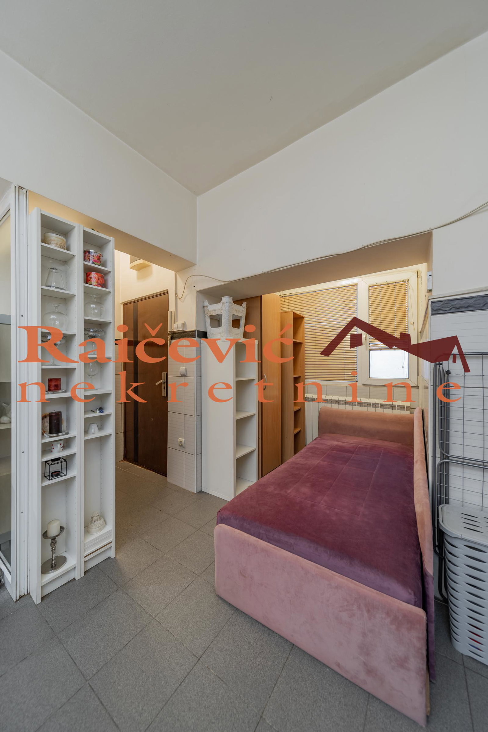 Stan Prodaja Beograd Đeram 38 m2