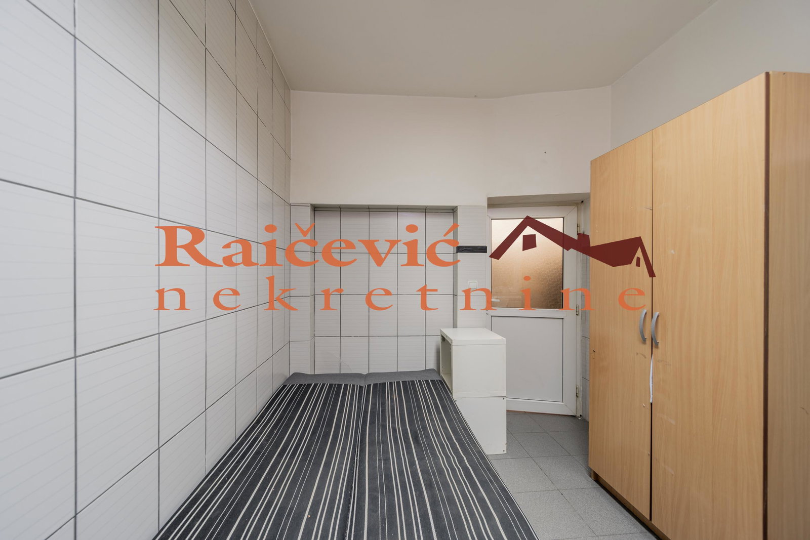 Dvosoban stan na prodaju, Đeram Pijaca, Beograd, 38m², 100.000 €