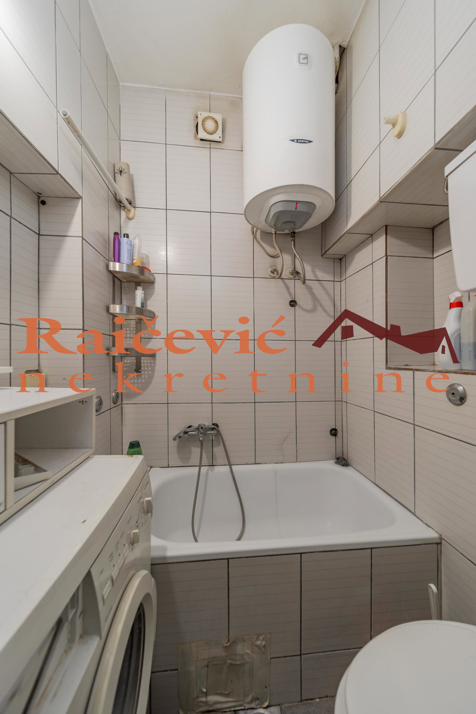 Dvosoban stan na prodaju, Đeram Pijaca, Beograd, 38m², 100.000 €