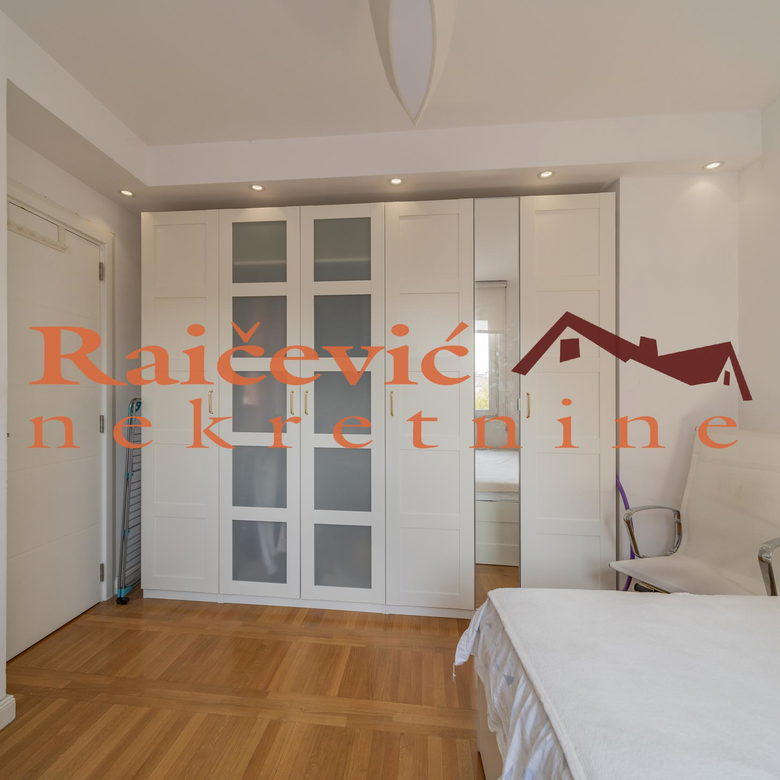 Trosoban stan na prodaju, Čubura, Beograd, 87m², 420.000 €