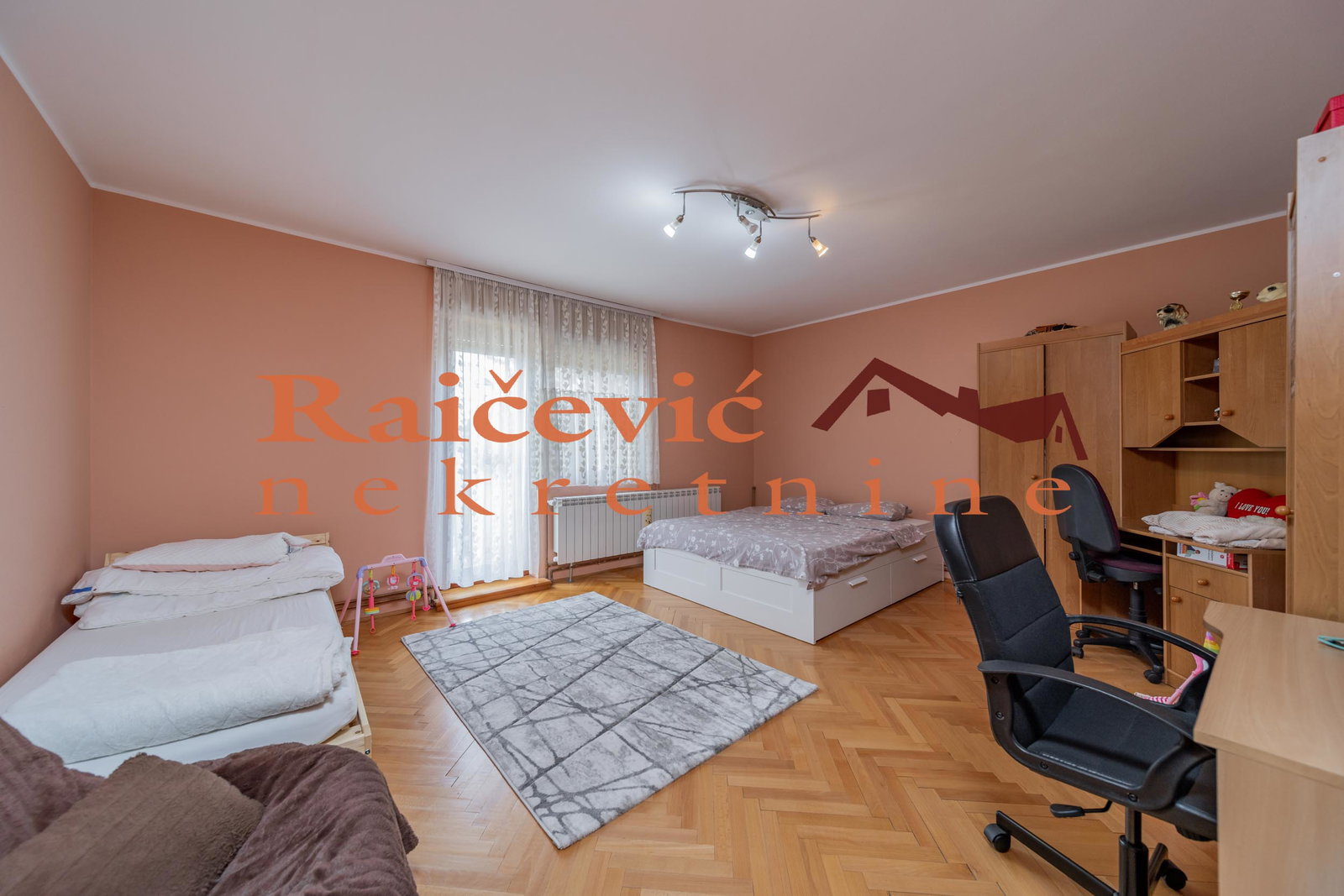 Kuća na prodaju, Starcevo, 484m², 299.000 €