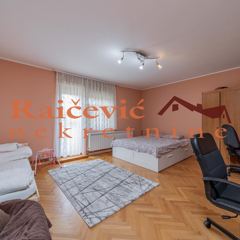 Kuća na prodaju, Starcevo, 484m², 299.000 €