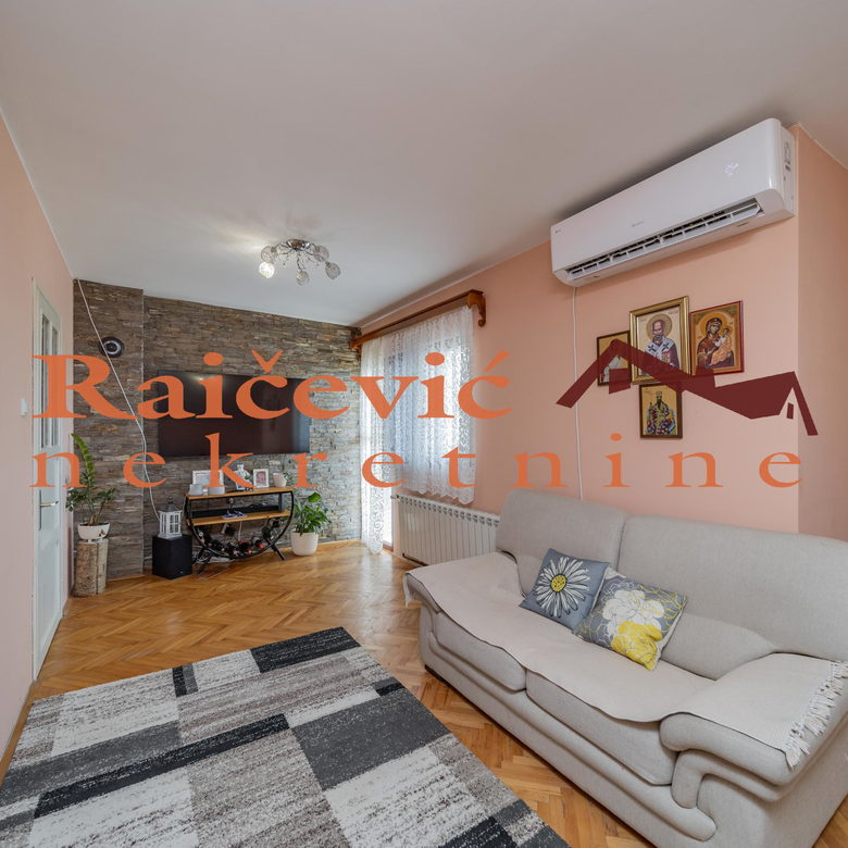 Kuća na prodaju, Starcevo, 484m², 299.000 €