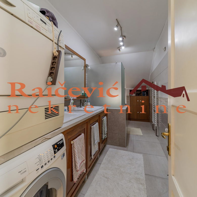 Kuća na prodaju, Starcevo, 484m², 299.000 €