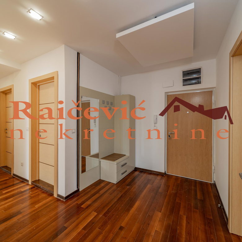 Trosoban stan na prodaju, Centar, Beograd, 98m², 588.000 €