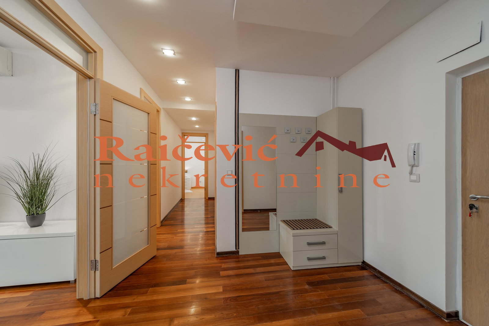 152481 Trosoban stan na prodaju, Centar, Beograd, 98m², 588.000 €