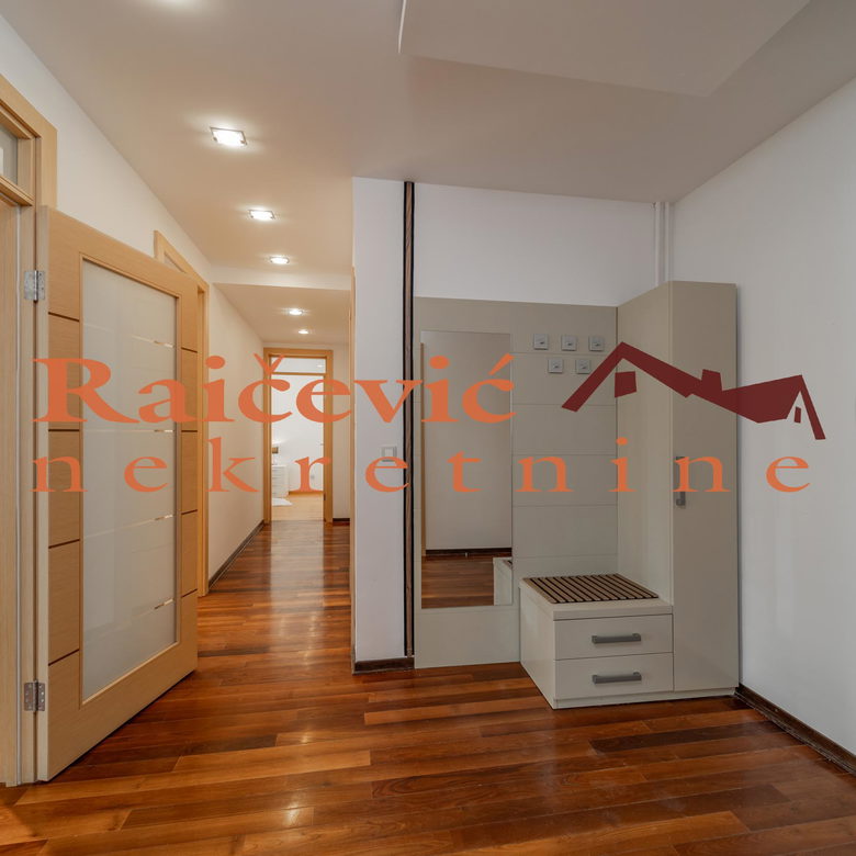 Trosoban stan na prodaju, Centar, Beograd, 98m², 588.000 €