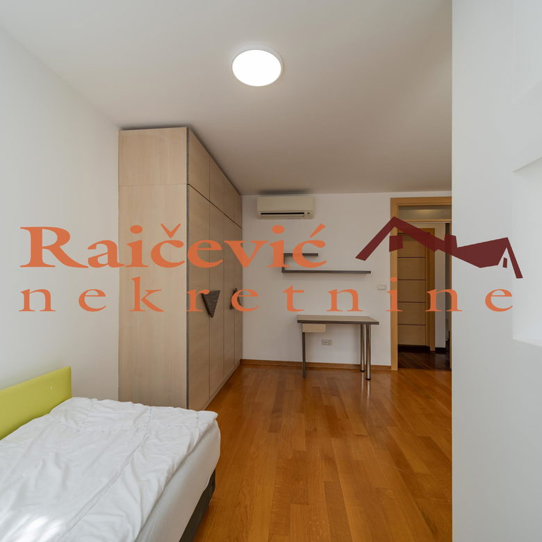 Trosoban stan na prodaju, Centar, Beograd, 98m², 588.000 €