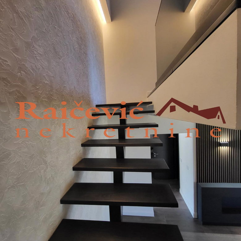 Stan Prodaja Beograd Kalenić 198 m2