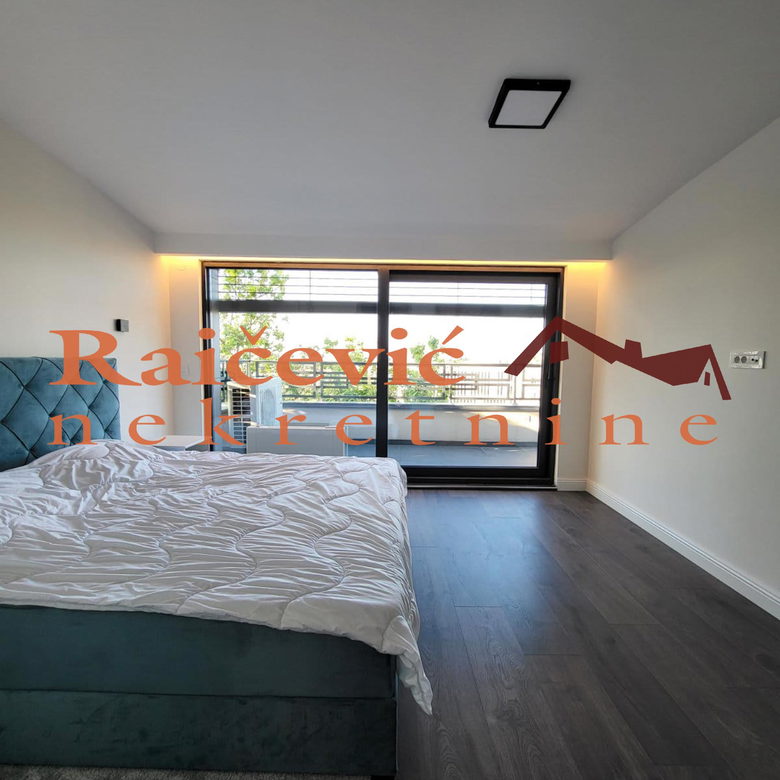 Petosoban stan na prodaju, Kalenić, Beograd, 198m², 870.000 €