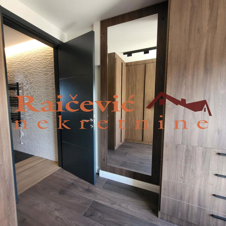 Petosoban stan na prodaju, Kalenić, Beograd, 198m², 870.000 €