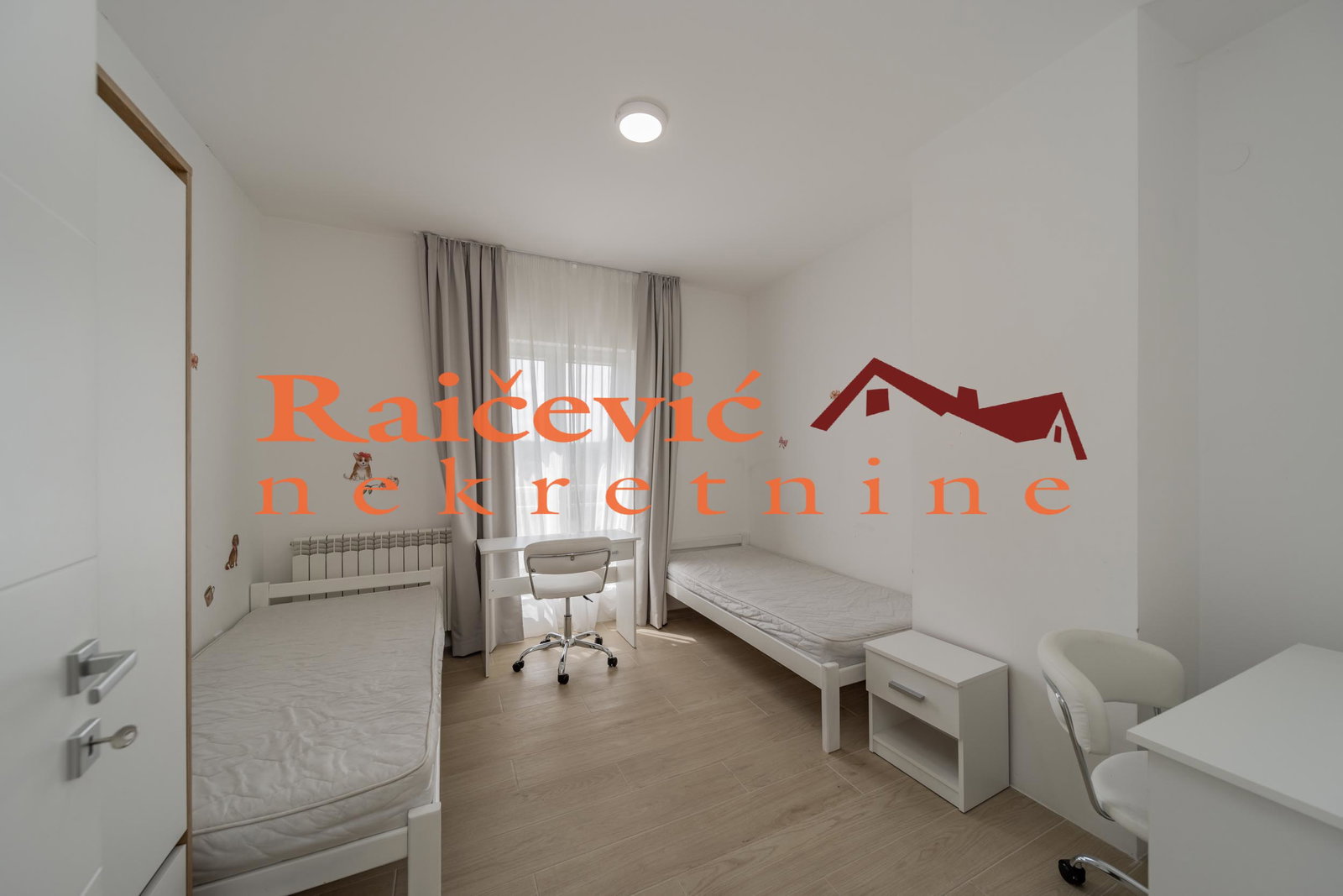 Četvorosoban stan na prodaju, Dedinje, Beograd, 145m², 1. sprat, 650.000 €